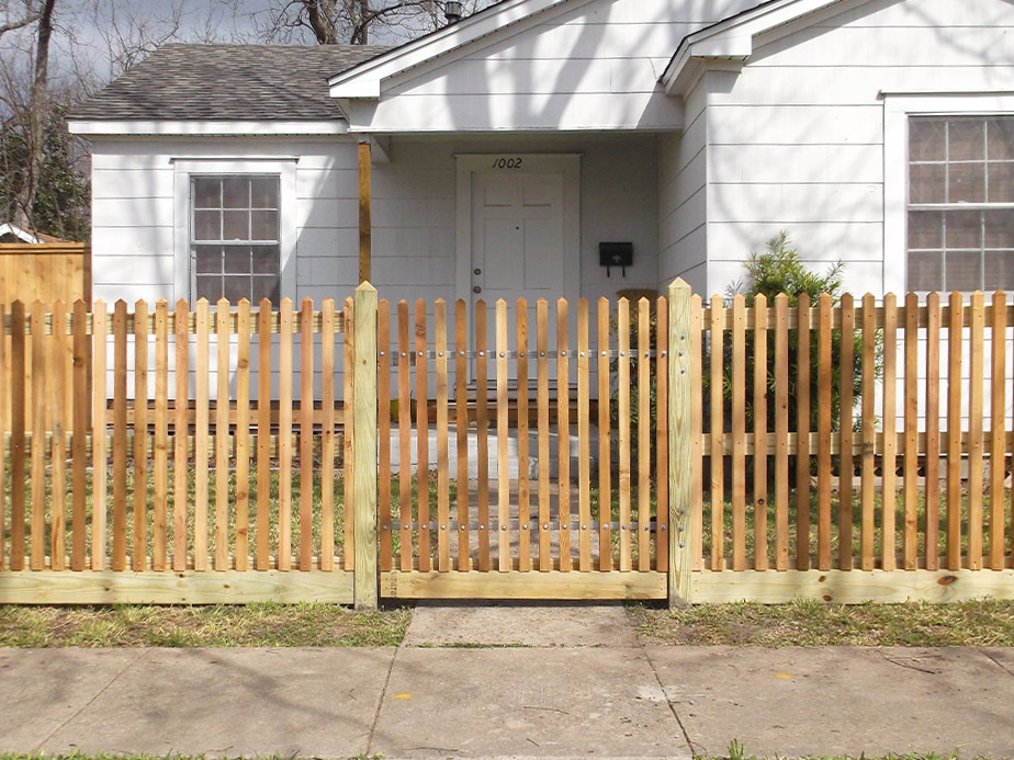 Decorative Fence Example in Rosenberg Texas